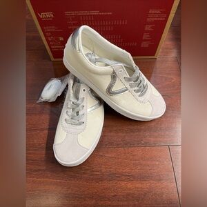 Womens 7.5 Vans Sport Low Suede High Shine Gray Low Top Shoe Sneaker HALF BOX